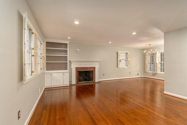 Foto del edificio - 5806 Conway Rd