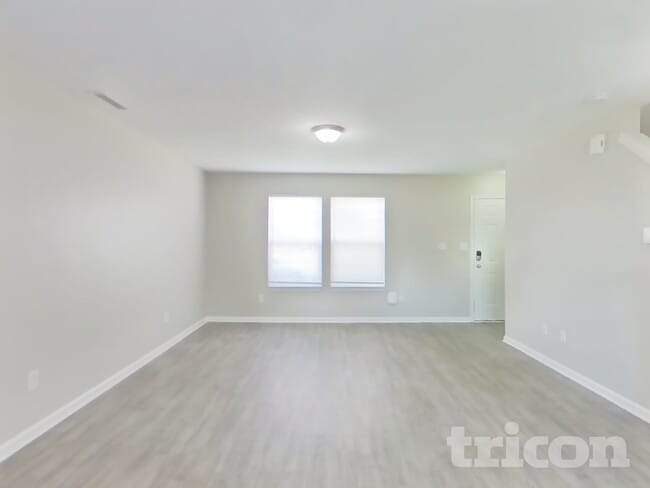 Building Photo - 2887 Beethoven Ave