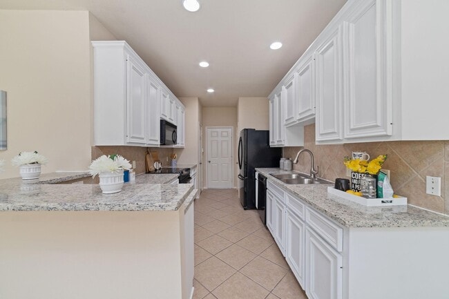 Building Photo - 14923 Tuttle Point Dr