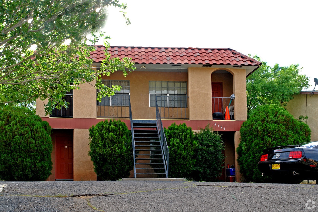Building Photo - 2520 NE Chelwood Park Blvd