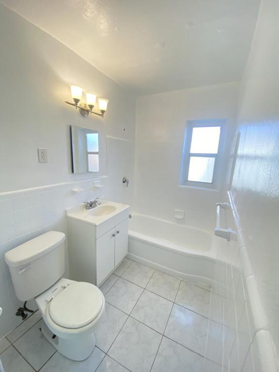 Photo - 1421 E 8th Ave House