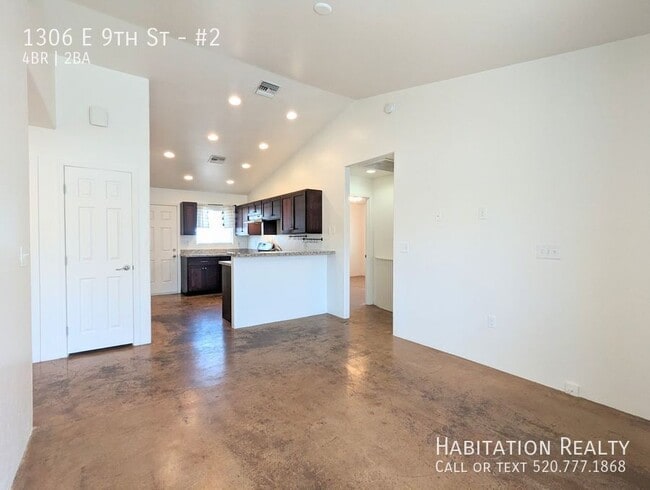 Photo - 1306 E 9th St Apartment