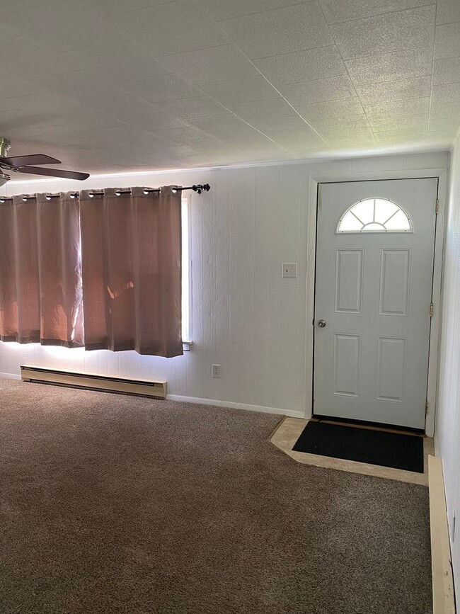 Building Photo - 26233 Great Cove Rd