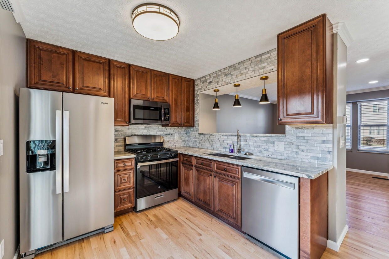 Foto principal - 7886 Barkwood Dr