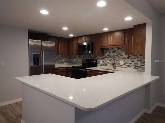 Foto del edificio - 2 bed 2 bath condo