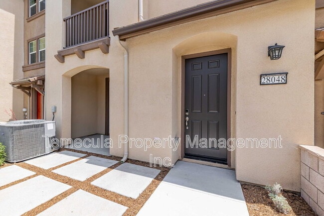 Building Photo - 28048 Oakdale Dr