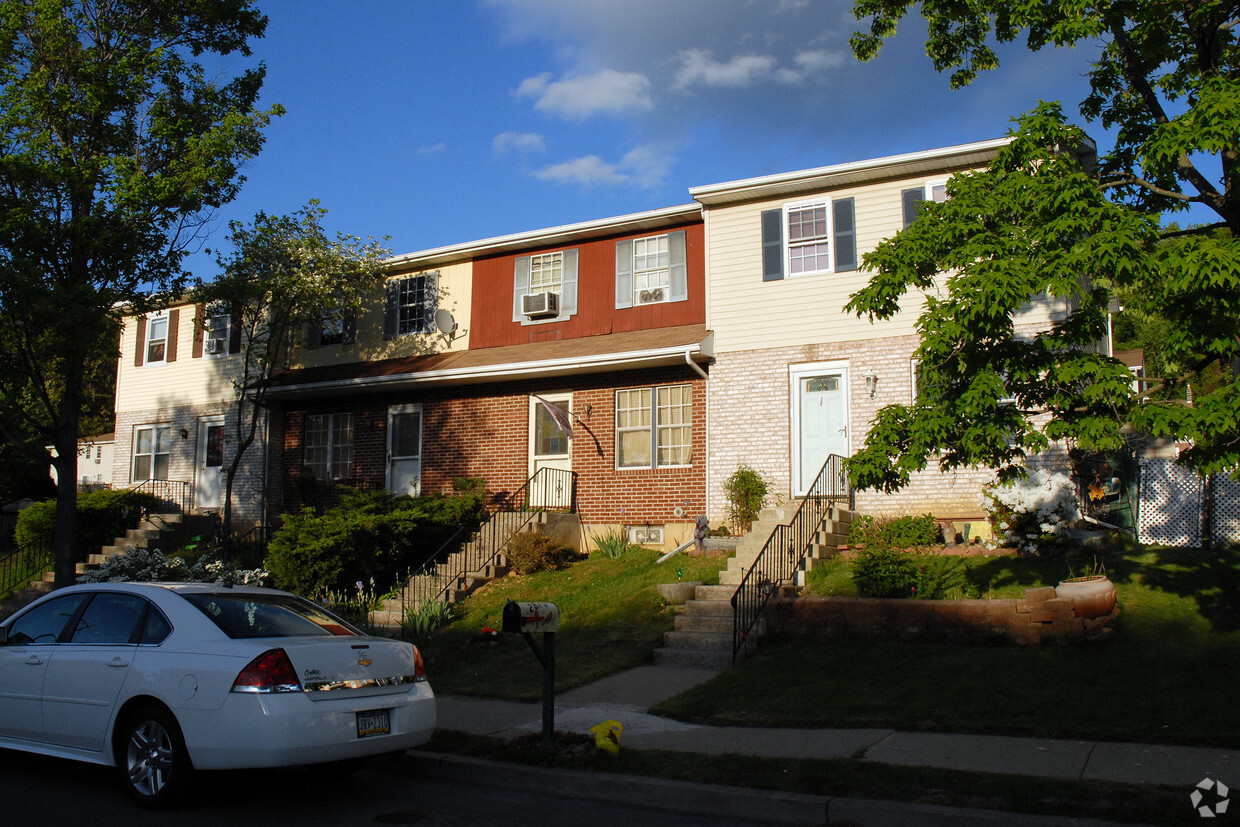 Primary Photo - South Mountain Terrace