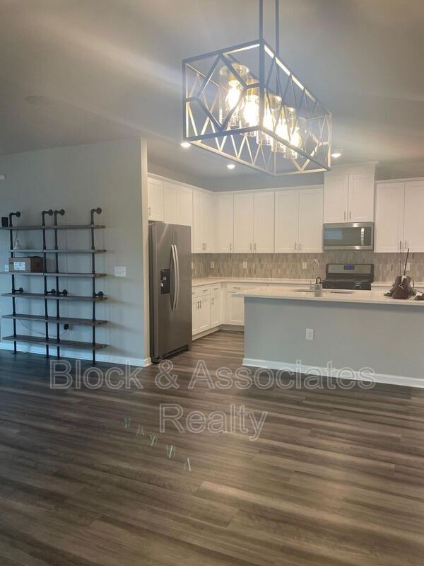 Building Photo - 5 Coffee Tree Cir