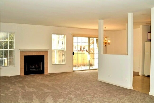 Building Photo - 5S530 Paxton Dr