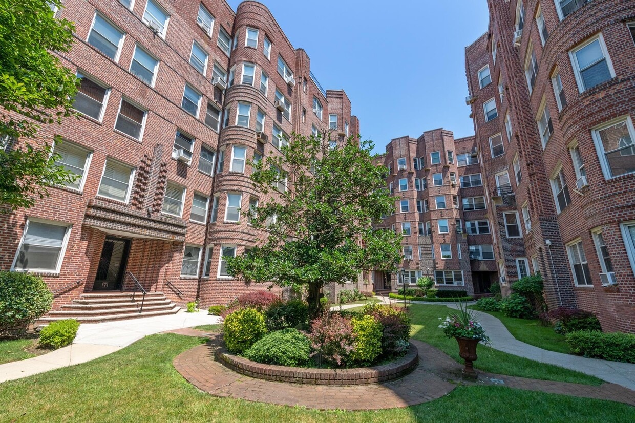 8701 Shore Rd Unit 534, Brooklyn, NY 11209 Room for Rent in Brooklyn