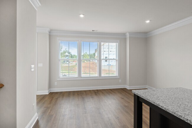 Foto del edificio - 5018 Lindley Pl