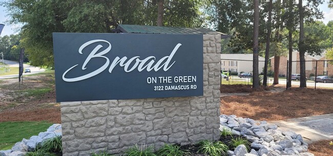 Foto del edificio - Broad on the Green