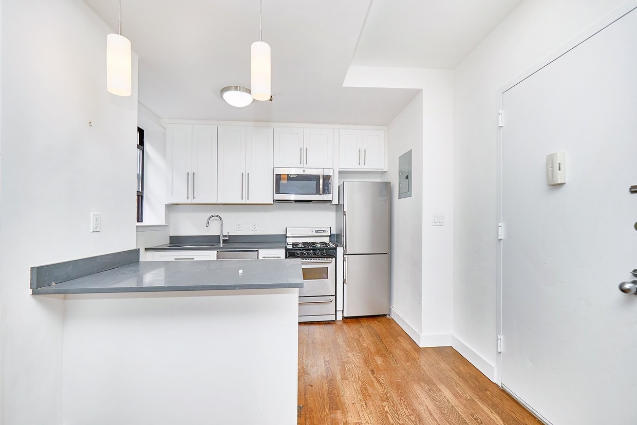 Primary Photo - 315 West 113th Street