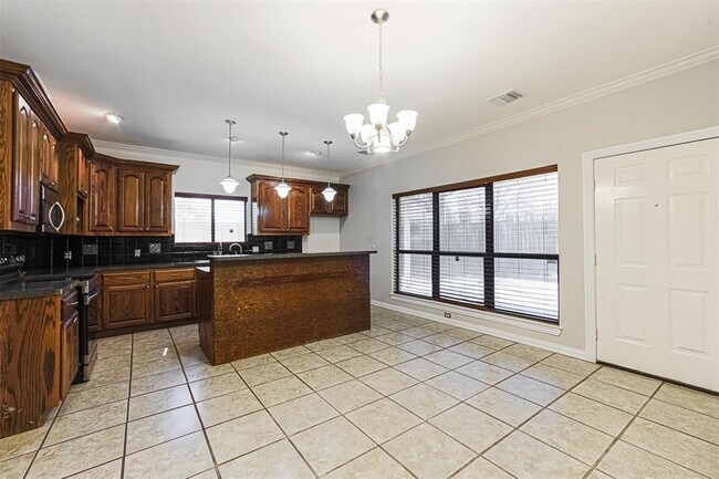 Foto del edificio - 6203 Oak Bay Dr