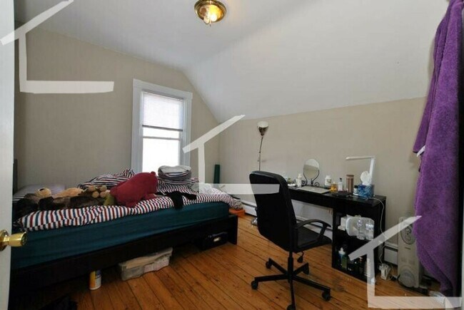 Foto del edificio - 6 Bedroom