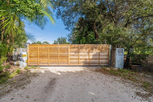Building Photo - 15695 Ferris Pl