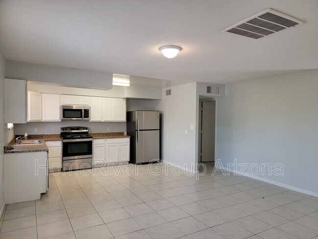 Foto del edificio - 6001 W Avalon Dr