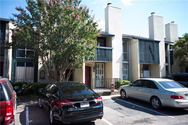 Foto del edificio - 7175 Fair Oaks Ave