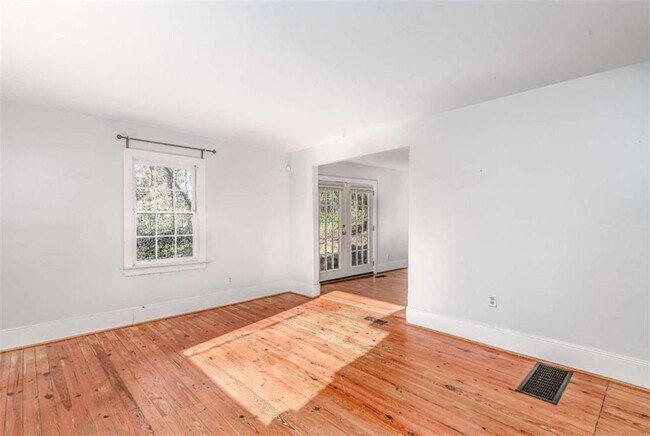 Building Photo - 2344 Ripplewater Dr SE