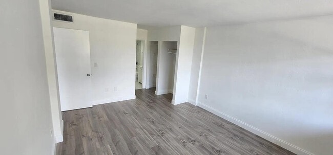 Foto del edificio - 2175 NE 170th St