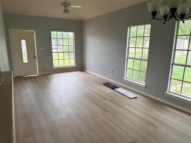 Foto del edificio - 508 Tablerock Cir