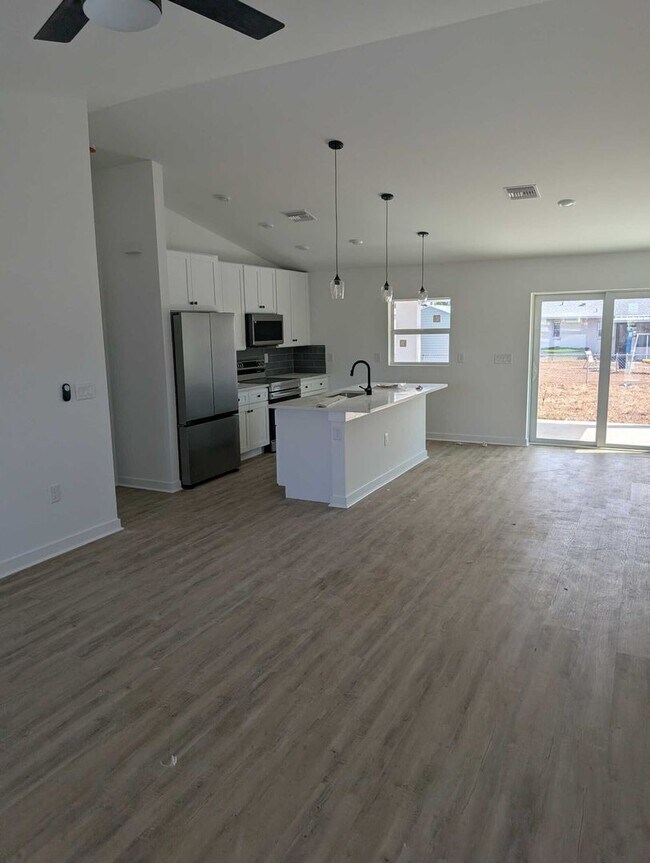 Photo - 1423 NE 12th Pl House