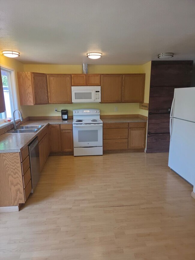 Foto del edificio - 2315 Wilson Ave