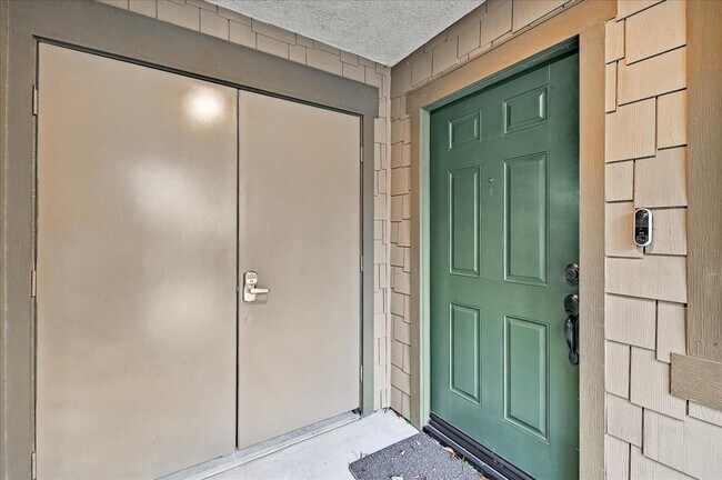 Building Photo - 14101 W Birch Ln