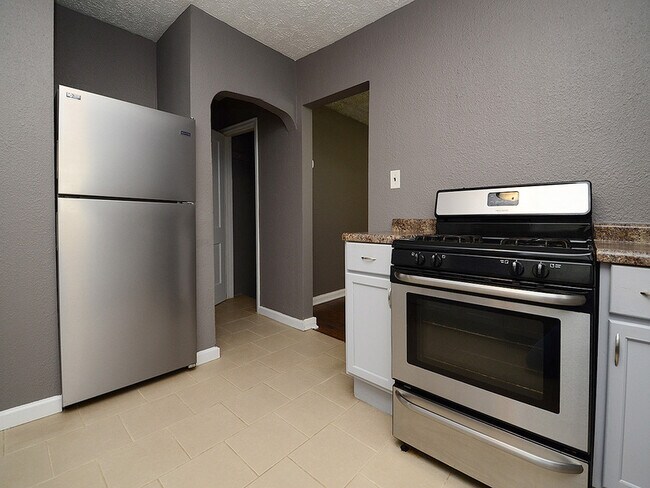 Building Photo - 1029 N 33rd St