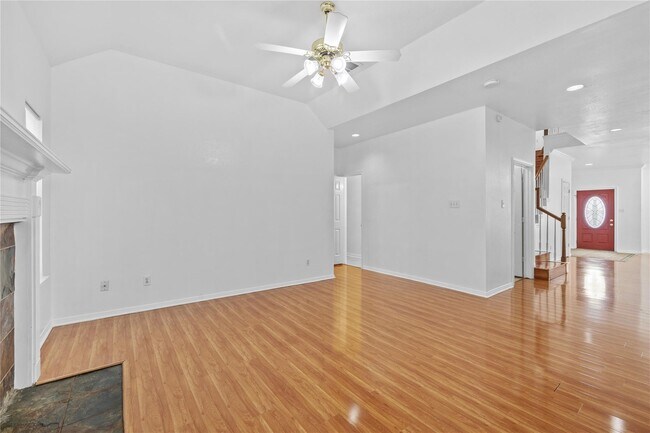 Building Photo - 2106 Hawks Rd