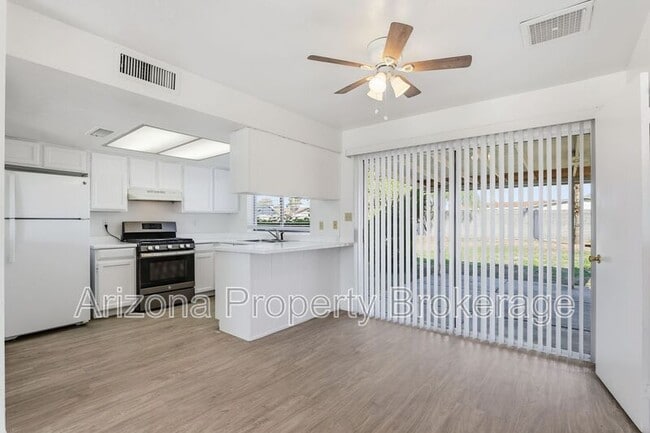 Photo - 1636 W Wescott Dr House