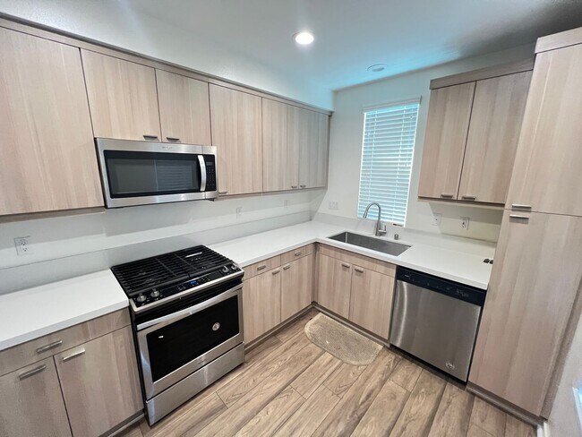 Foto del edificio - Perfect 2 Bed 2.5 Bath Orange Condo!
