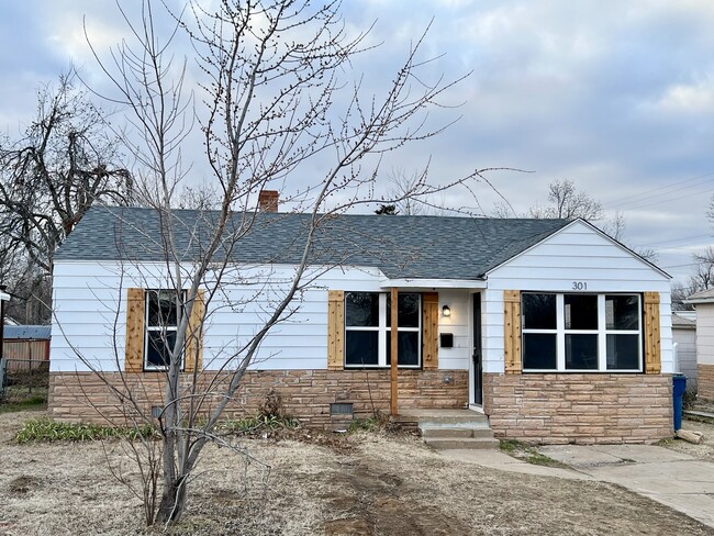 Building Photo - 301 E Rickenbacker Dr