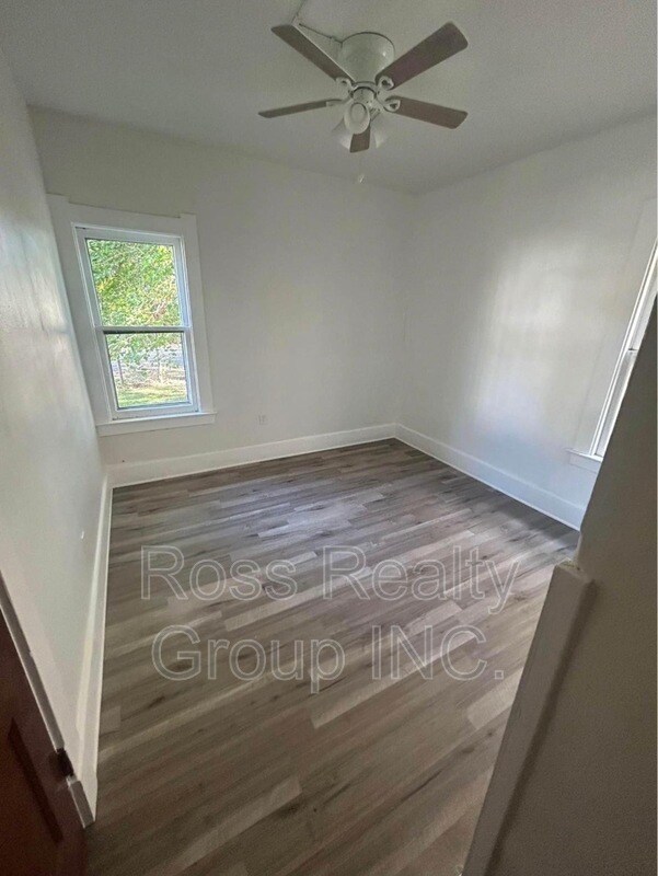 Foto del edificio - 2750 Monroe St