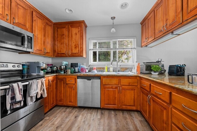 Building Photo - 5663 Campanile Way