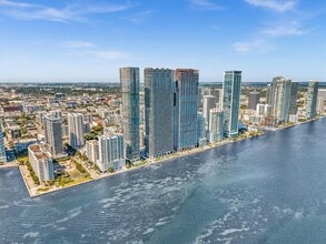 Building Photo - 700 NE 24th St Building Photo - 700 NE 24th St