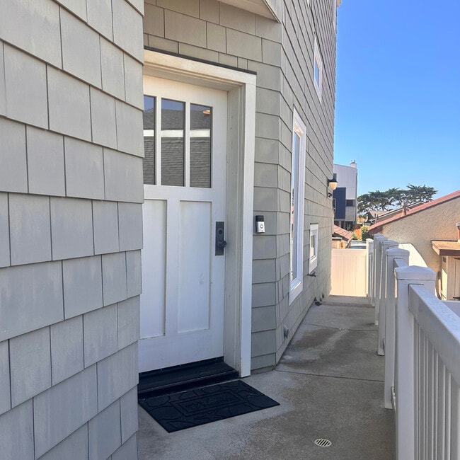 Foto del edificio - 3329 Harbor Blvd