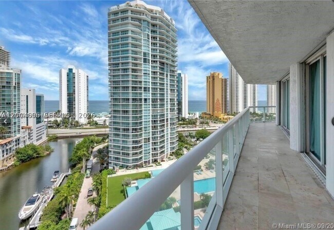 Foto del edificio - 16500 Collins Ave