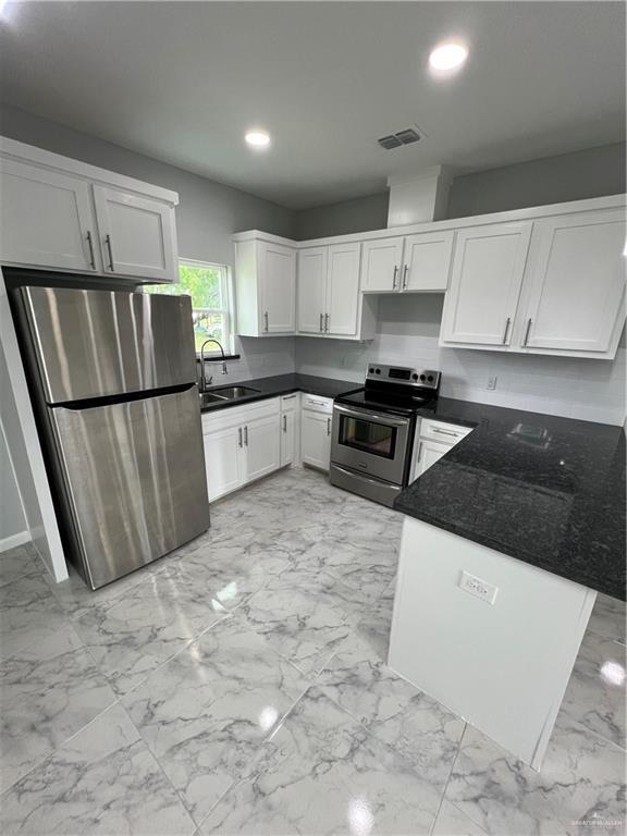 Building Photo - 1005 Skyview St