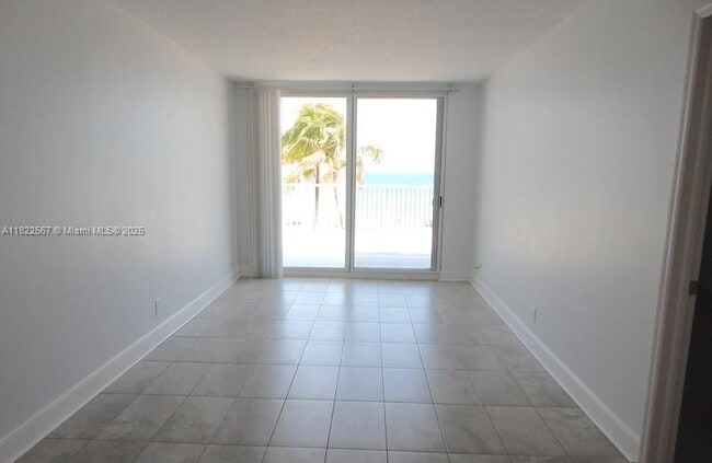 Building Photo - 400 N Surf Rd