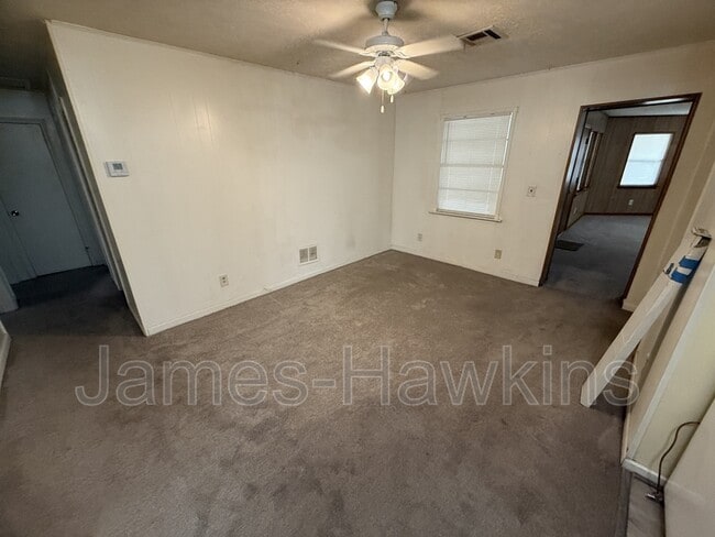 Building Photo - 1531 Midway St