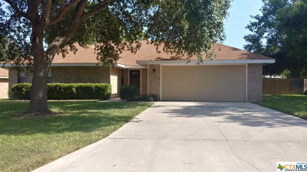 776 Country Club Dr, Seguin, TX 78155 House for Rent in Seguin, TX