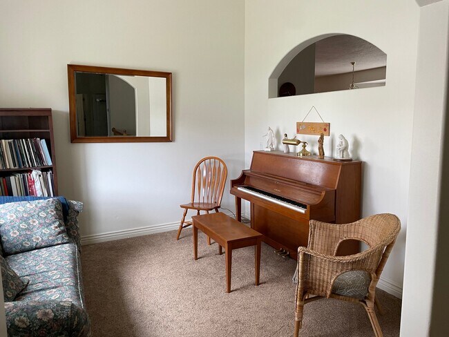 Foto del edificio - 1340 N 1300 E St
