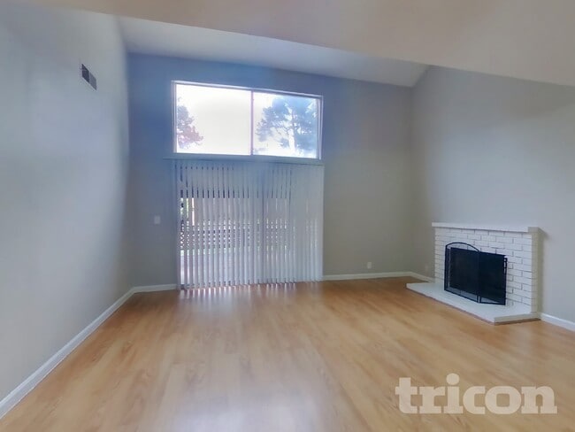 Building Photo - 110 Inverness Dr