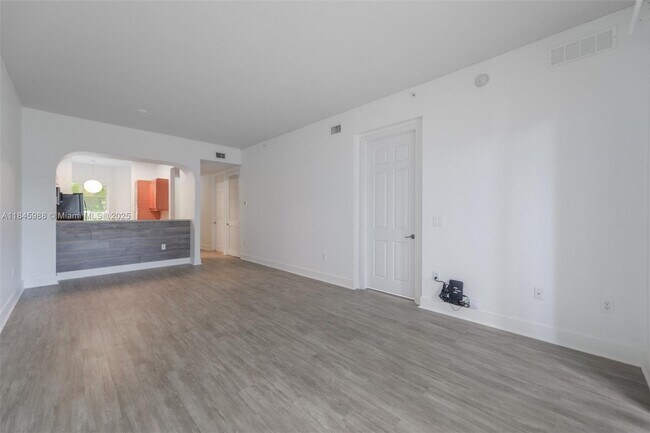 Foto del edificio - 3500 Oaks Clubhouse Dr