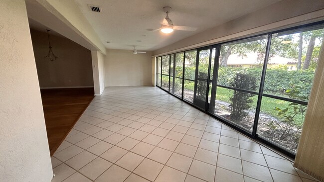 Foto del edificio - Unfurnished Annual Rental Available Now