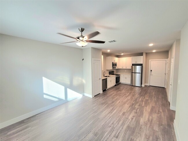 Photo - 1620 Oak Tree Dr Apartment