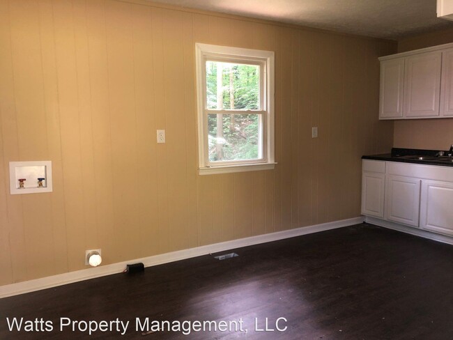 Building Photo - 3 br, 1 bath House - 137 Central Street