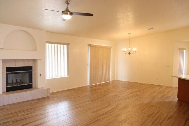 Building Photo - Canyon De Flores Home