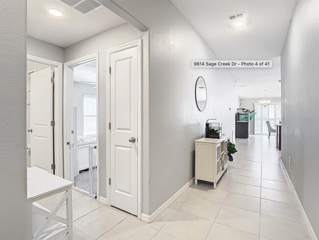Building Photo - 9614 Sage Creek Dr